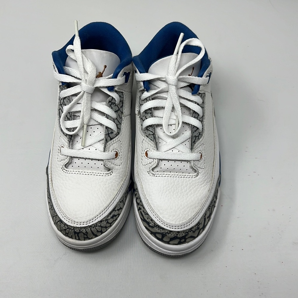 Kids Jordan Retro 3 PS Washington Wizards white Blue and Grey Size 13.5